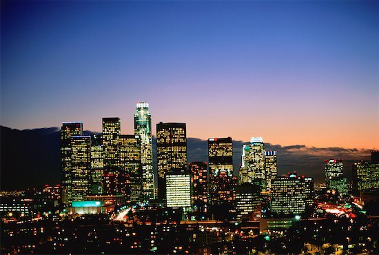 <img src="city.jpg" alt="city lights" />